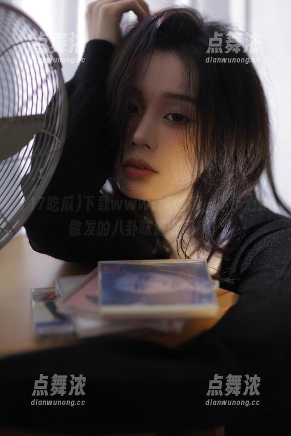 17吃瓜 下载www.17吃瓜,不小心把散发的八卦味道收回家。