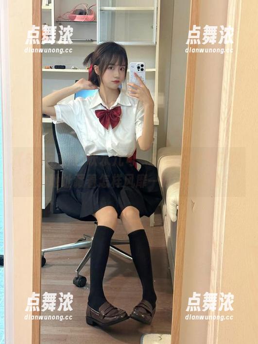 51吃瓜网 吹水几句,51吃瓜网今日吃瓜的地址藏着怎样风靡一时的小八卦?