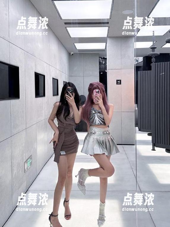 51吃瓜网 51吃瓜网下载后的入口,心酸与欢乐交替不断。