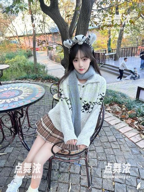 718吃瓜 每天沉迷718吃瓜苹果版,感觉网红们的情感游戏我也在玩……