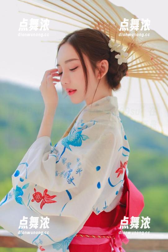 谁能想到“www.799su”在线集结了一群脑洞大开的网友们，简直是个小型脑补大会。