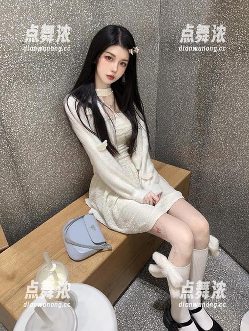 91cg 顺手点开91cgcom网页,脑子里全是八卦轰炸的声音!