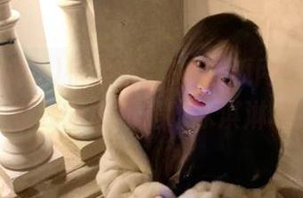 行走在“91吃瓜网”的地址，在线吃瓜还是吃冰淇淋呢？