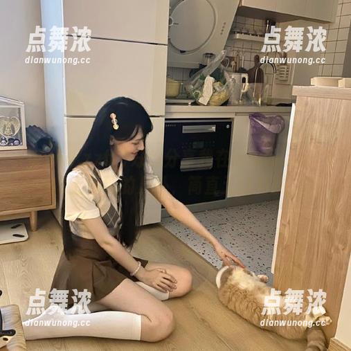 好想分享我在www.zztt333上看到的八卦，简直无法自拔！