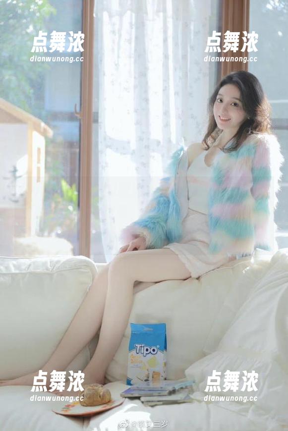 收藏一下www吃瓜网首页的“top”文章，这样随时可以和朋友们来一场开心的讨论。