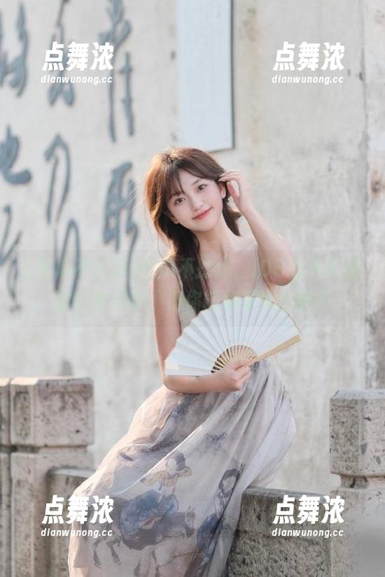 吃瓜不打烊 吃瓜不打烊,iOS版不会放过任何八卦,但你能承受得住吗?