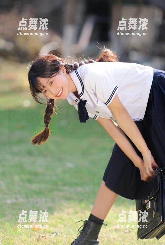 吃瓜不打烊 吃瓜不打烊,下载后你会想摊一桌子瓜聊吗?