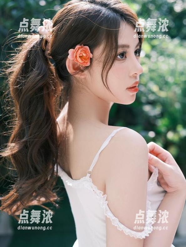 吃瓜头条 不怕讨论太热,很快就能在吃瓜头条上永远推翻自己!
