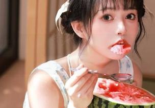 哈！“吃瓜网站”的“传送门”推荐的内容就像搬家，坐得住上面都不想起来！