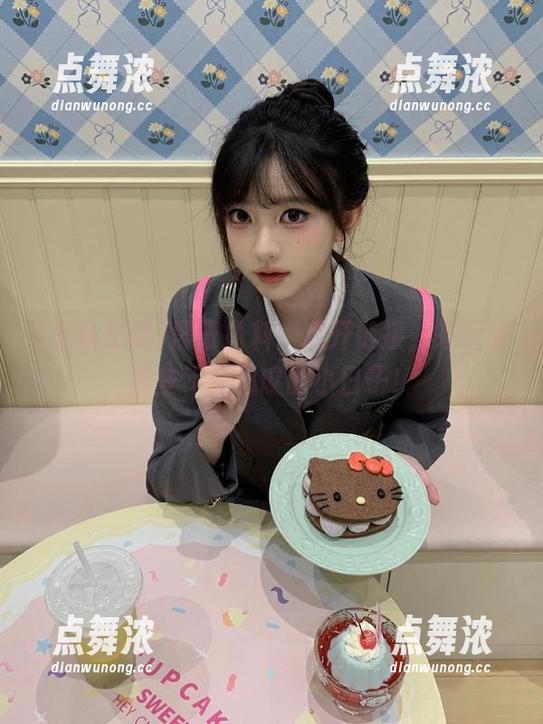 黑哥扒料 黑哥扒料:点开链接,来看看那些不可思议的小日子!
