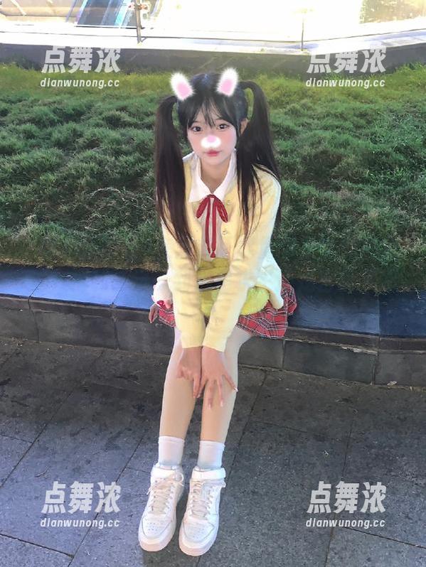 黑料正能量 在黑料正能量苹果版的世界里,福利二选一到底是求生还是自投罗网?