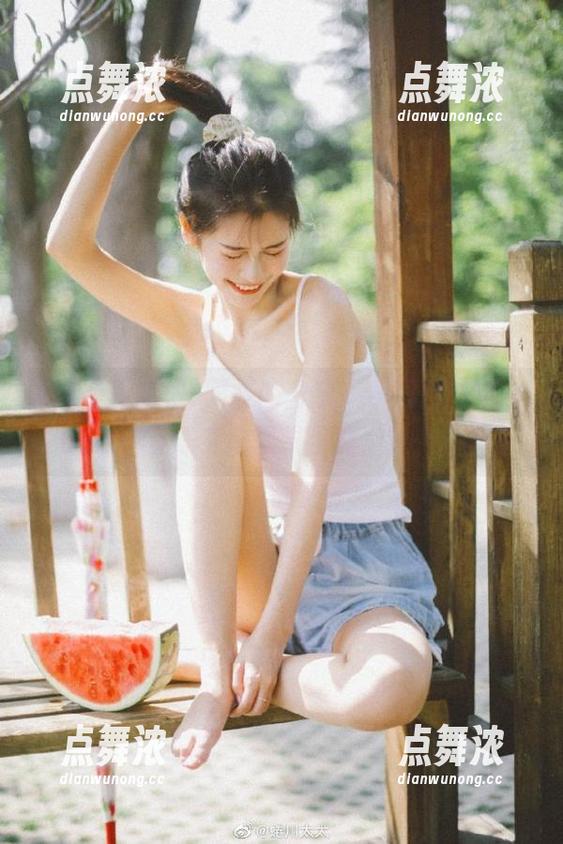 黑料正能量 同样的分享,不同的气氛,2025年的好莱坞黑料正能量让人心痒!