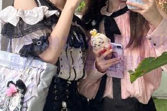 吃瓜神发传单！最新黑料统统在黑料社，别说我没提醒你！
