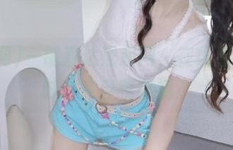 一键直达黑料网，在线看瓜的同时也在自我审视？