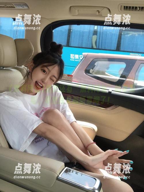 居然还有“黑料网址”的苹果版，果然我又孤陋寡闻了！