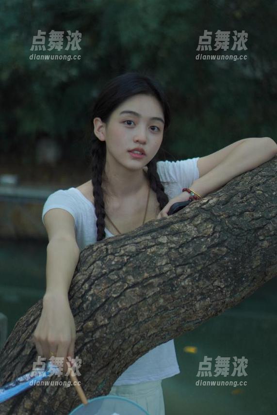 黑料网站 又来了,黑料网站更新的新风格!这次的美丽小姐姐,确实吸引眼球!