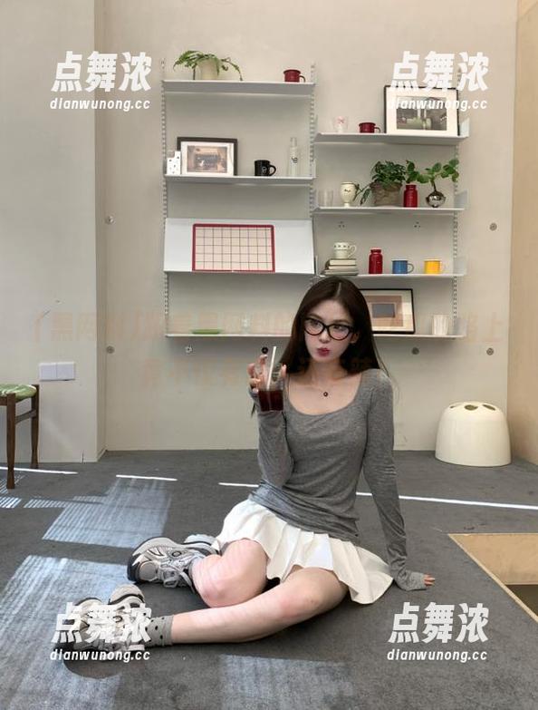 黑网料 跟着黑网料的网址,吃瓜的路上竟不仅有甜,还有辣!